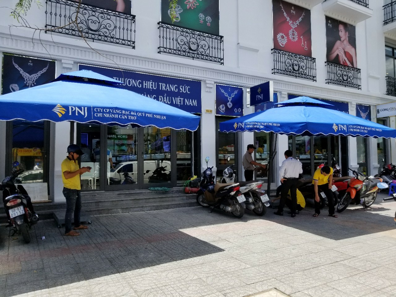 Dù Lệch Tâm