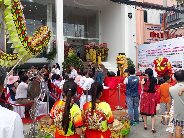 Sự Kiện Khai Trương