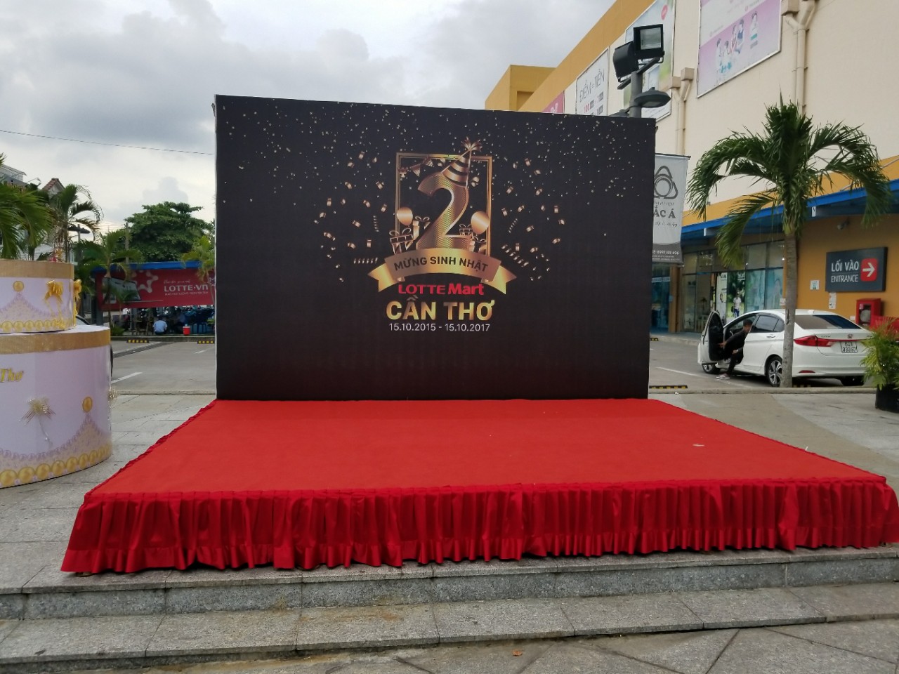 Thi Công Bánh Sinh Nhật Cho LOTTE Cần Thơ